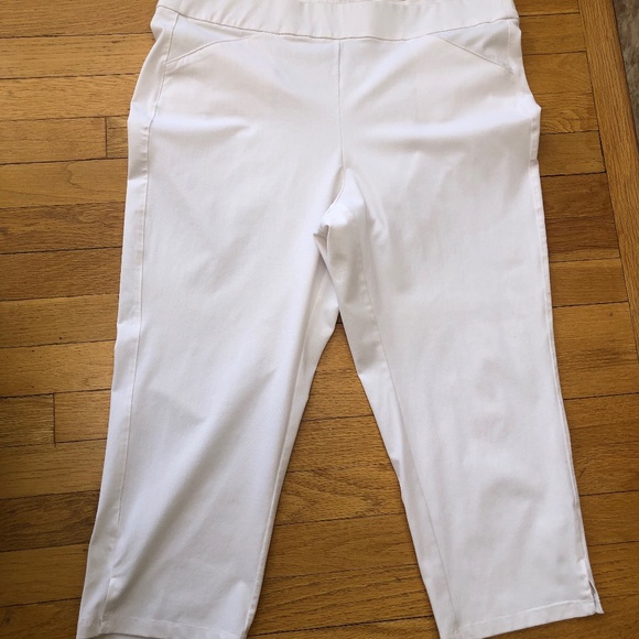 Capri’s - Picture 1 of 6